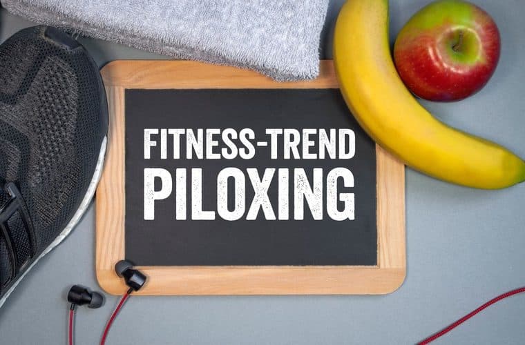 lavagnetta con scritta fitness-trend piloxing