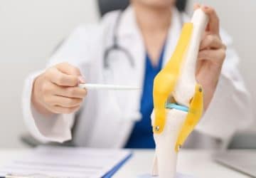 lesione dei legamenti collaterali, dottoressa indica anatomia in plastica del ginochio umano